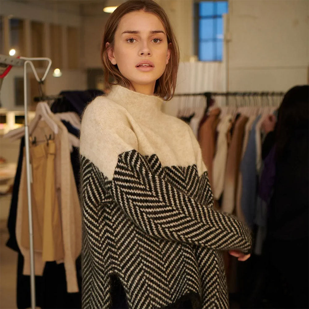 Sophia - Merino Wool Turtleneck Sweater Beige